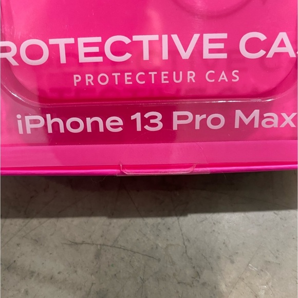 Amazing pink iPhone case by ISLA RAE🩷 heart, soft edges, triple drop tested... - Picture 3 of 8